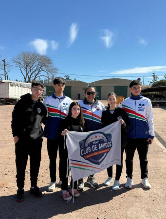 Felicitaciones a Club de Amigos por la presencia en los provinciales de Beach Vóley y Bádminton
